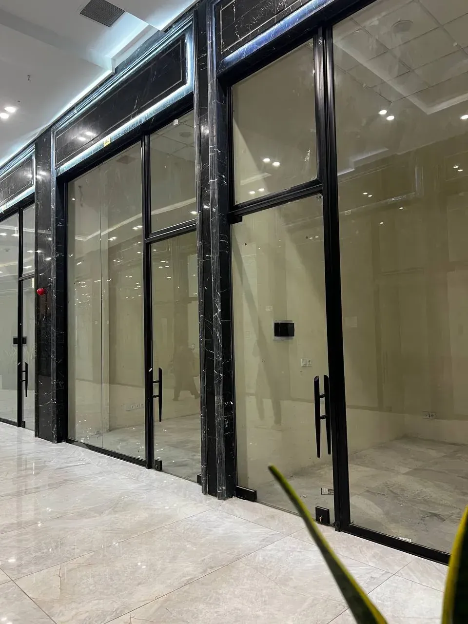 رهن و اجاره مغازه 69 متری در هروی