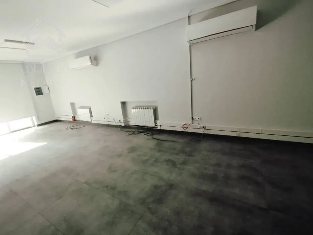 اجاره مستغلات اداری       860 متر       الوند