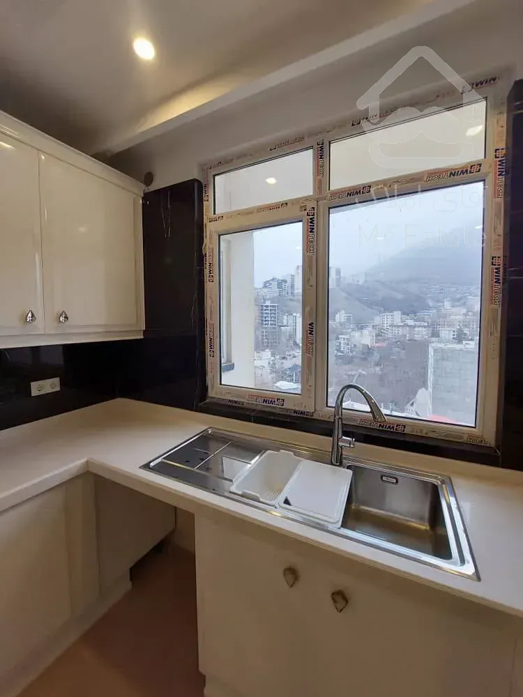 رهن آپارتمان 180 متری در درکه