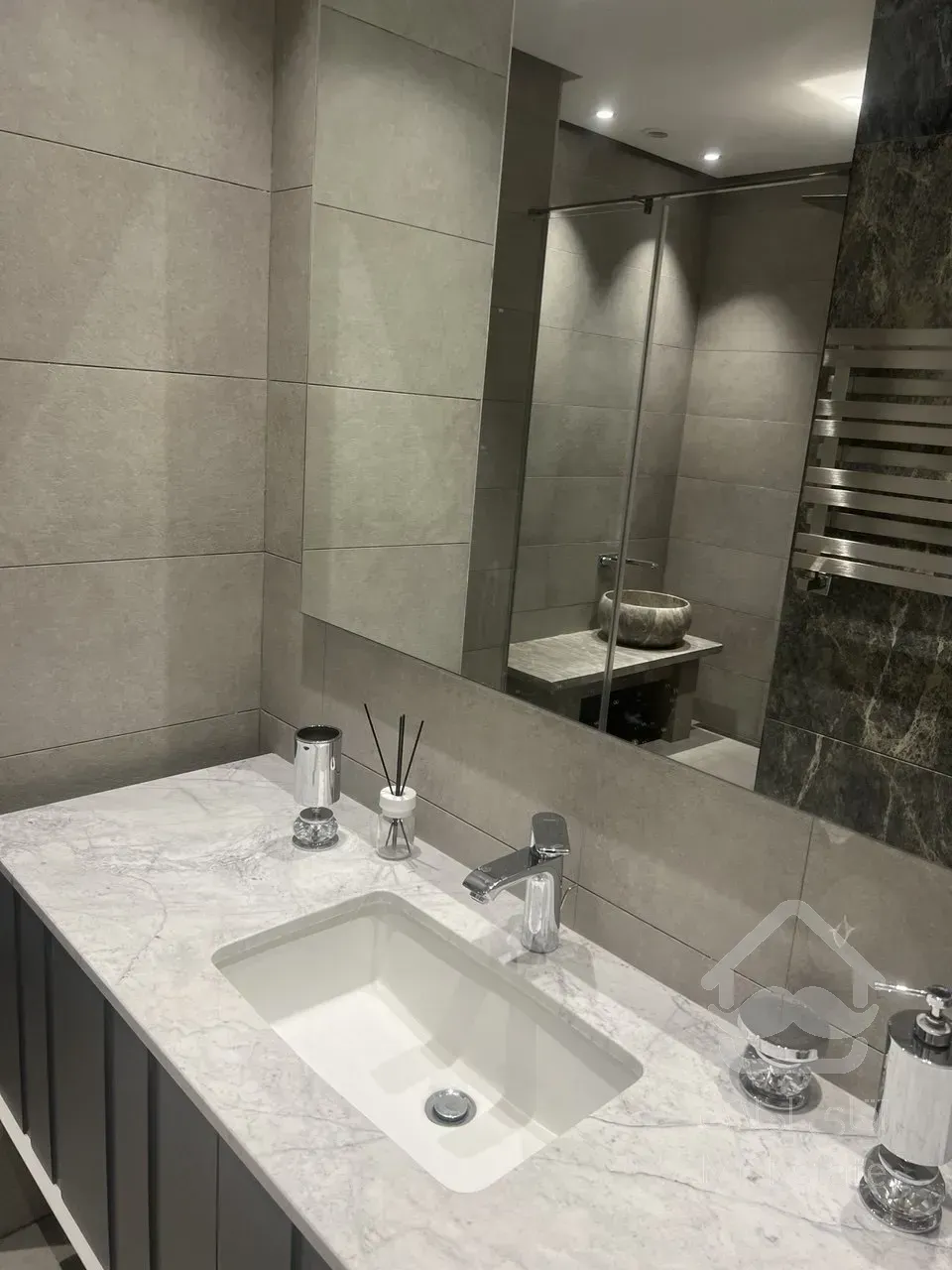 فروش آپارتمان 210 متری در زعفرانیه