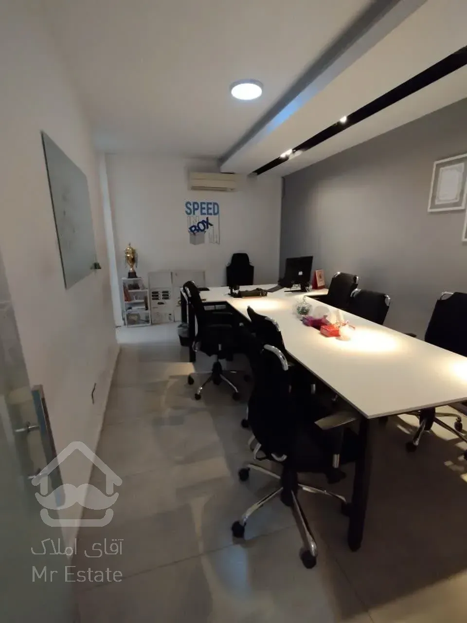 اجاره سنداداری          305 متر       سنایی