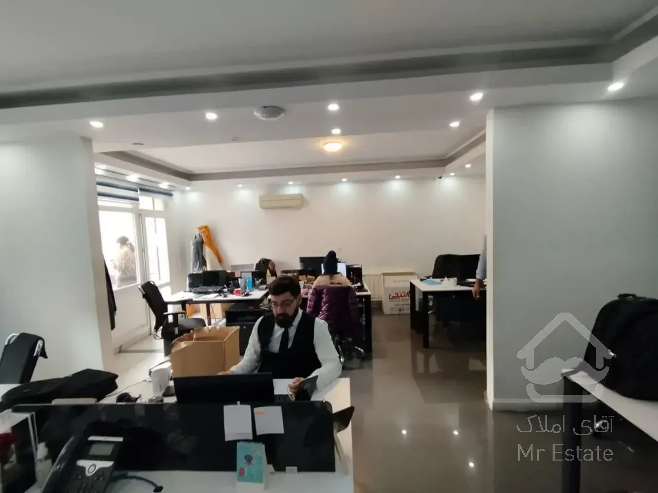 اجاره سنداداری          305 متر       سنایی