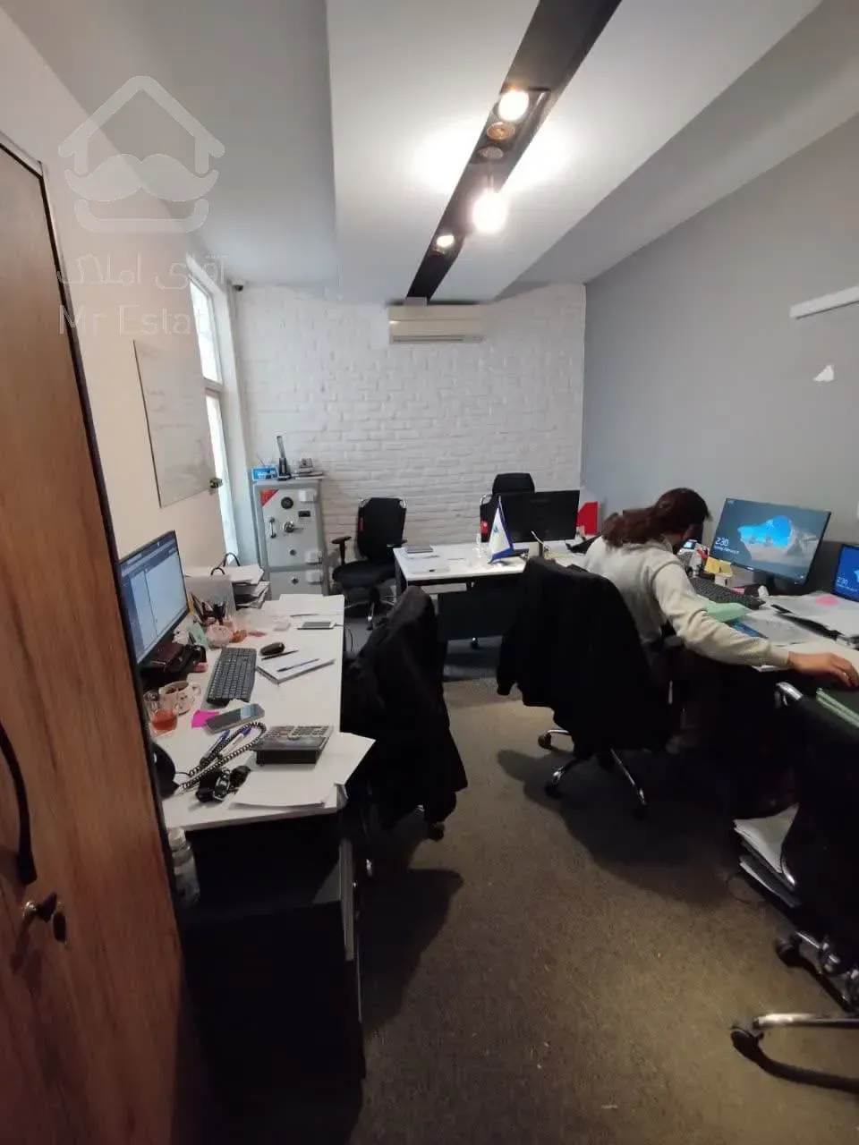 اجاره سنداداری          305 متر       سنایی