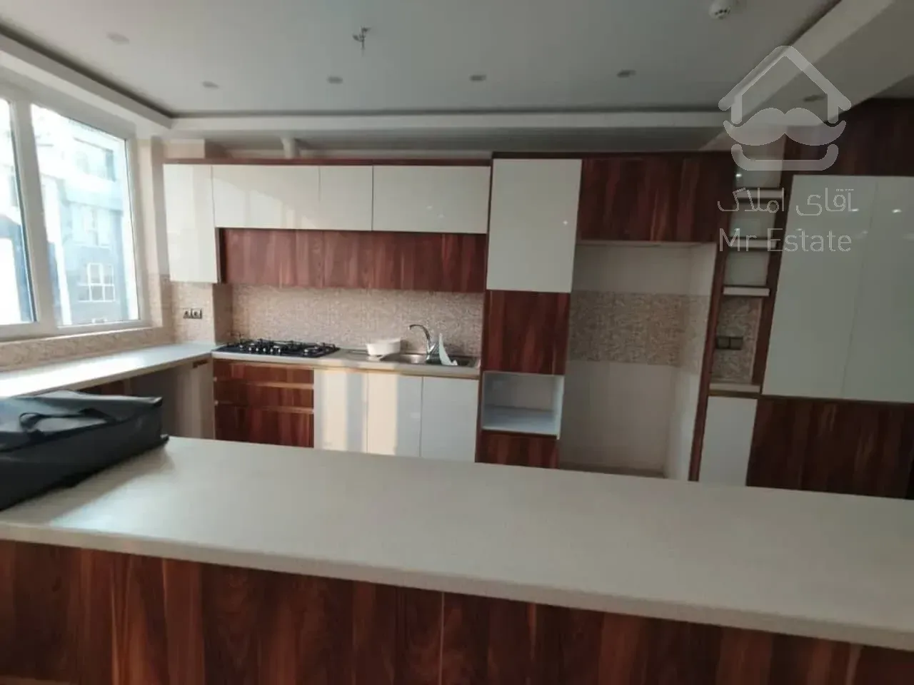 اجاره مسکونی      150 متر       میرزای شیرازی