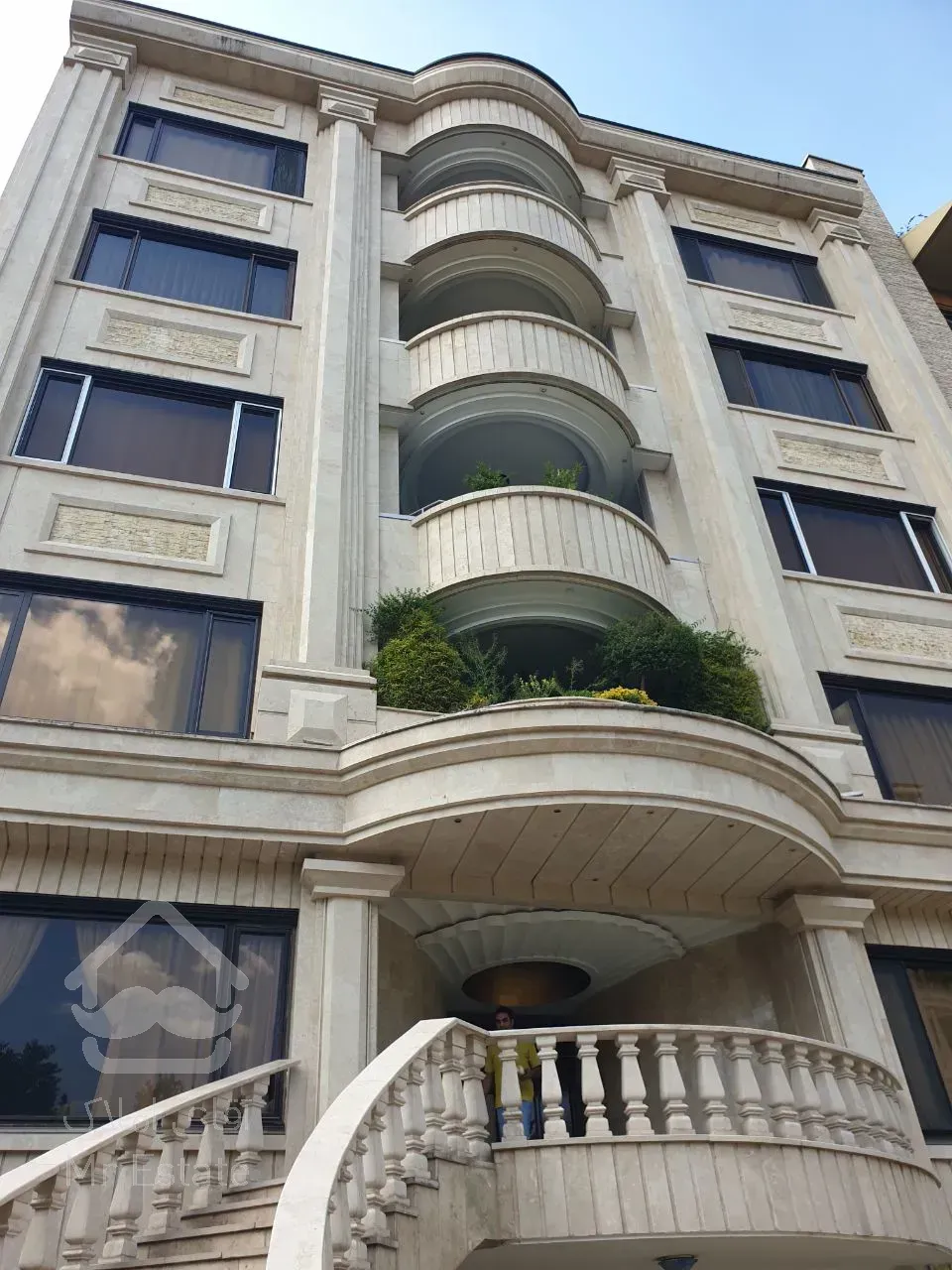 رهن آپارتمان 260 متری در ولنجک