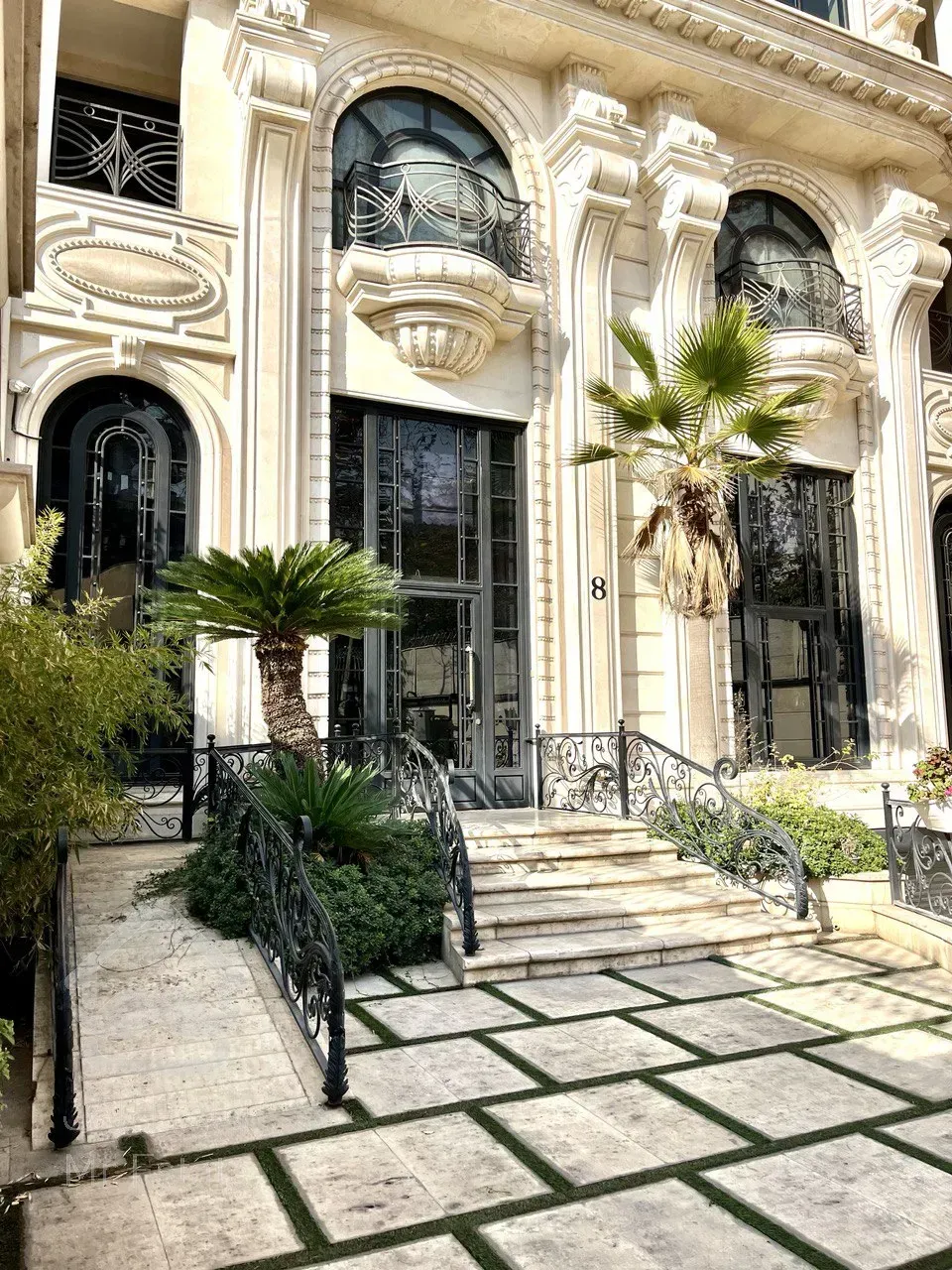 فروش آپارتمان 215 متری در زعفرانیه