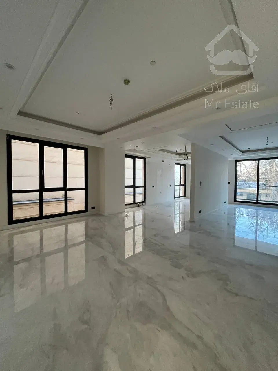 فروش آپارتمان 240 متری نوساز و مدرن اندرزگو