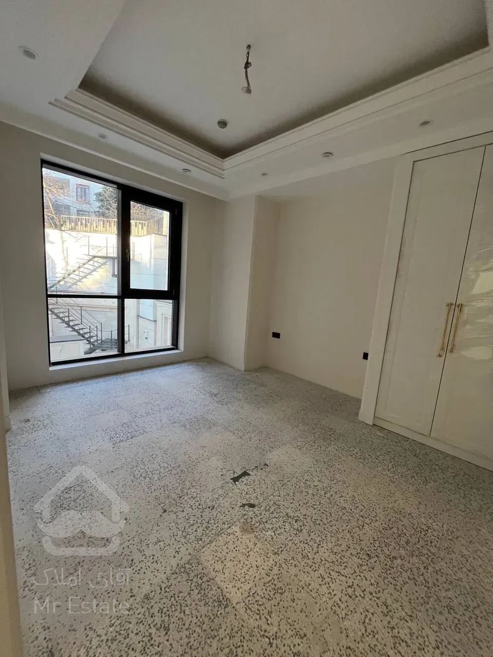 فروش آپارتمان 240 متری نوساز و مدرن اندرزگو