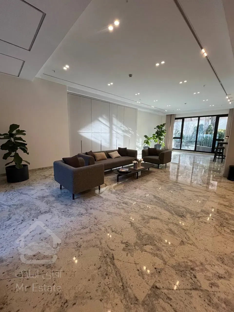 فروش آپارتمان 240 متری نوساز و مدرن اندرزگو