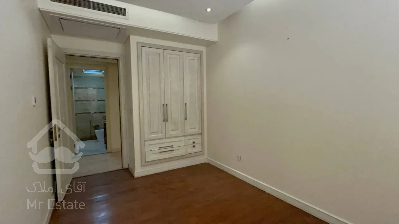 رهن آپارتمان 180 متری در محمودیه