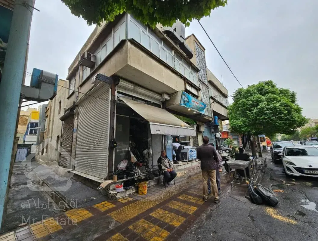 فروش ملک مسکونی + تجاری کم‌نظیر همراه با مالکیت ۶ باب مغازه