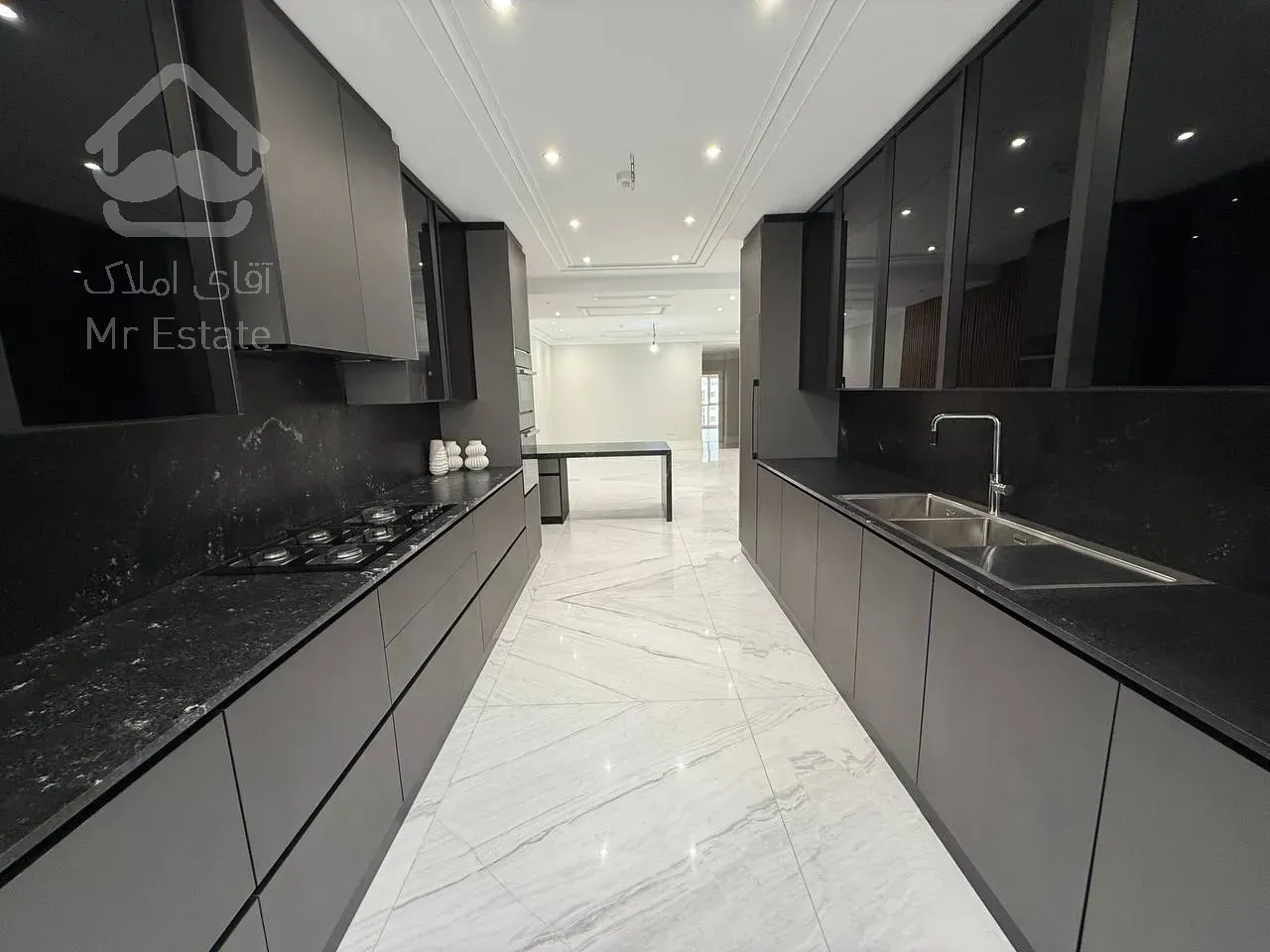 فروش آپارتمان 240 متری در محمودیه