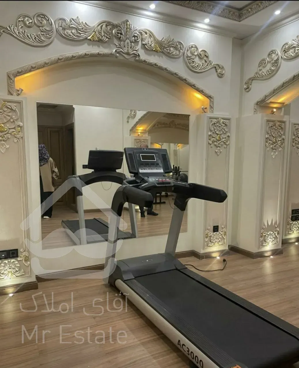 رهن برج 370 متری در زعفرانیه