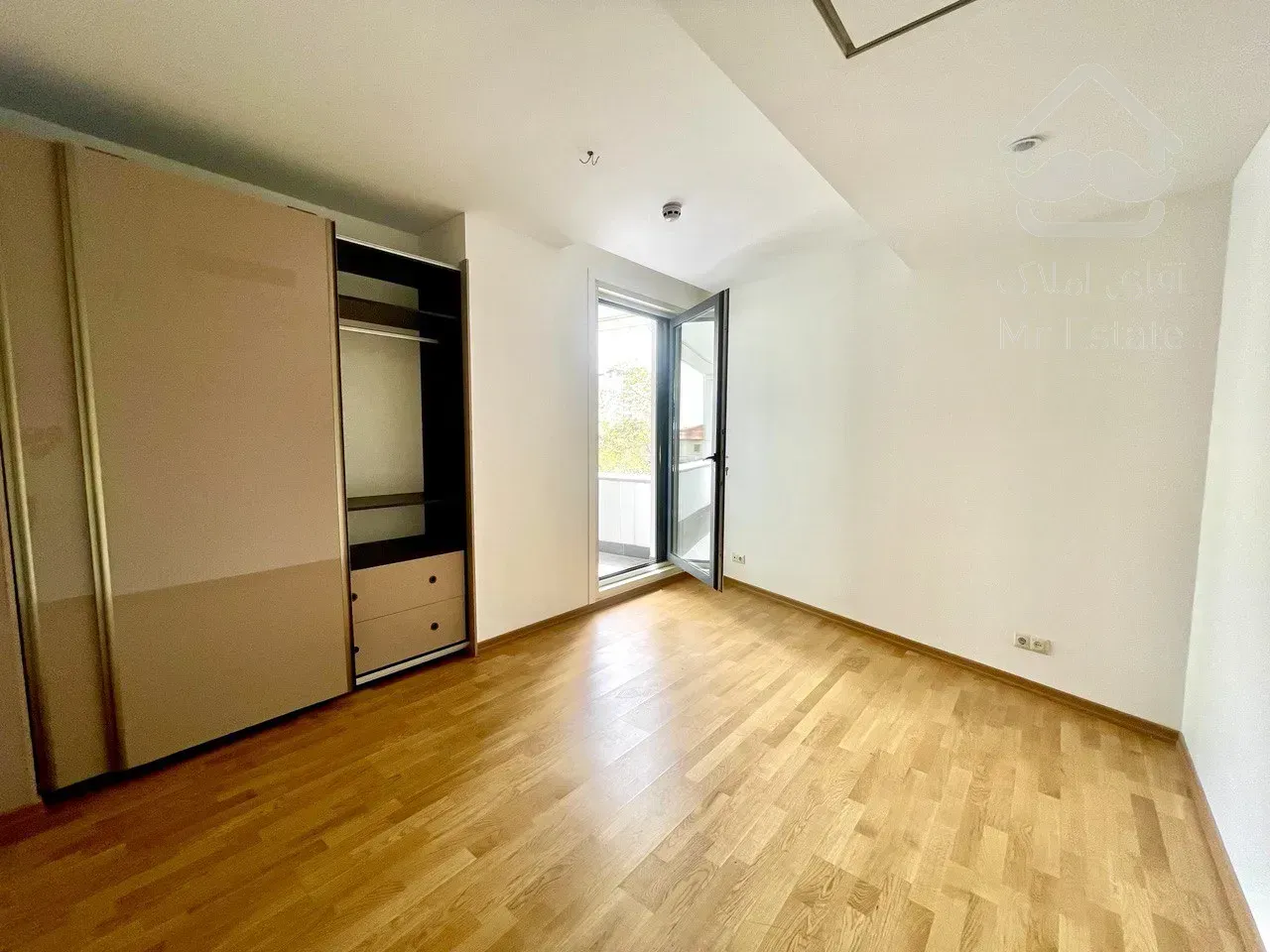 فروش برج باغ مدرن 250 متری در زعفرانیه