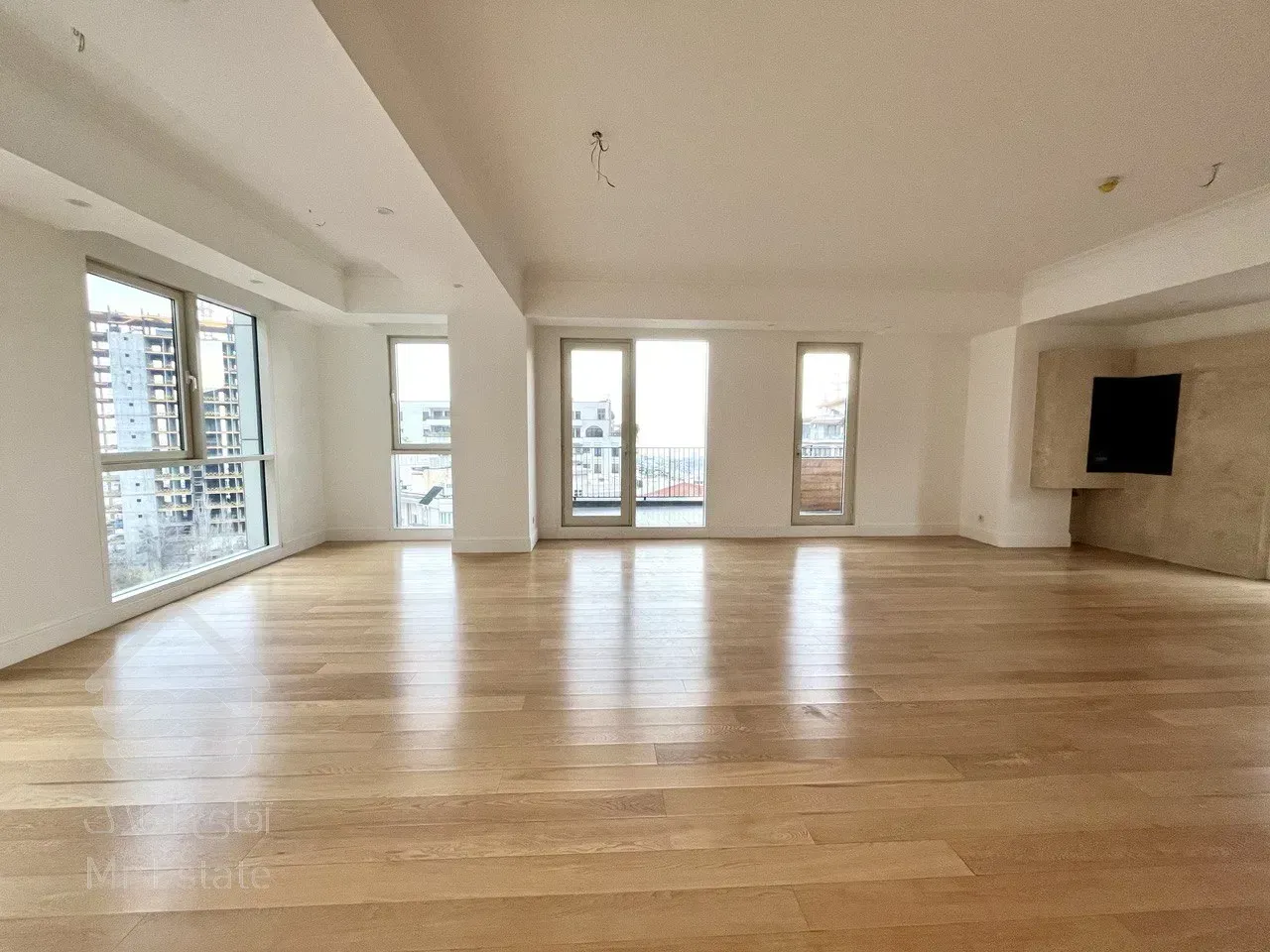 فروش برج باغ مدرن 250 متری در زعفرانیه