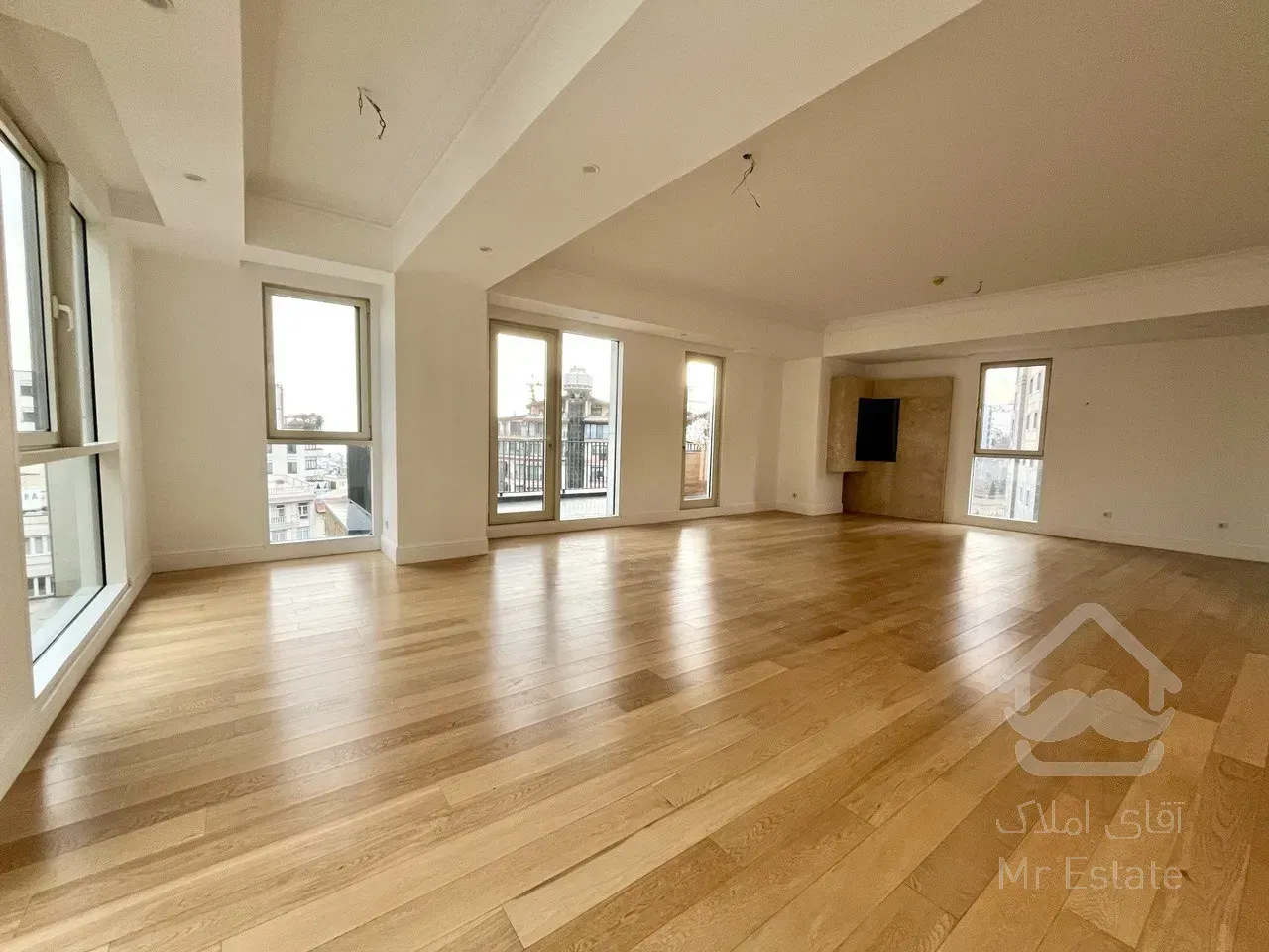 فروش برج باغ مدرن 250 متری در زعفرانیه