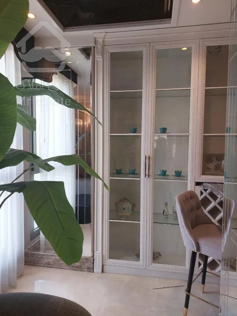 رهن برج 280 متری در زعفرانیه