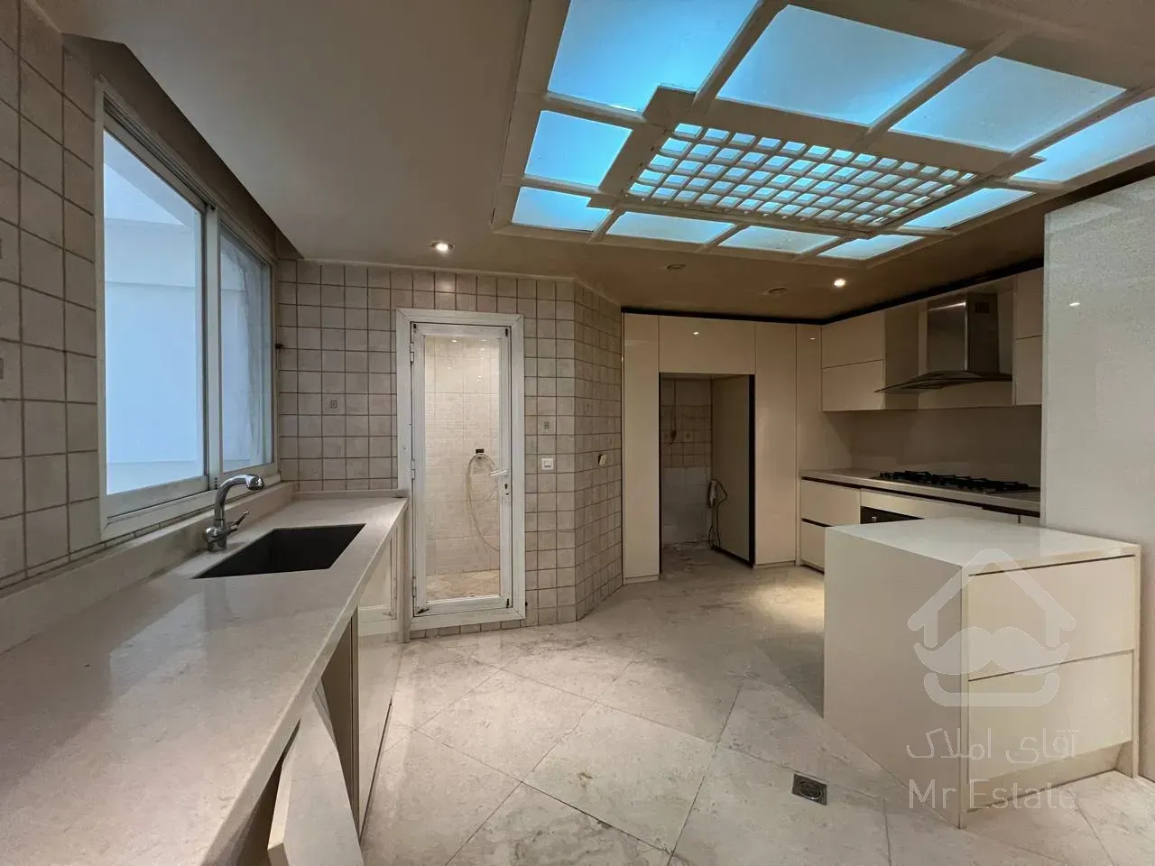 فروش آپارتمان 270 متری در محمودیه