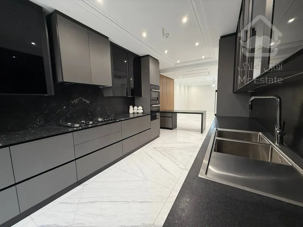 فروش آپارتمان 240 متری در محمودیه