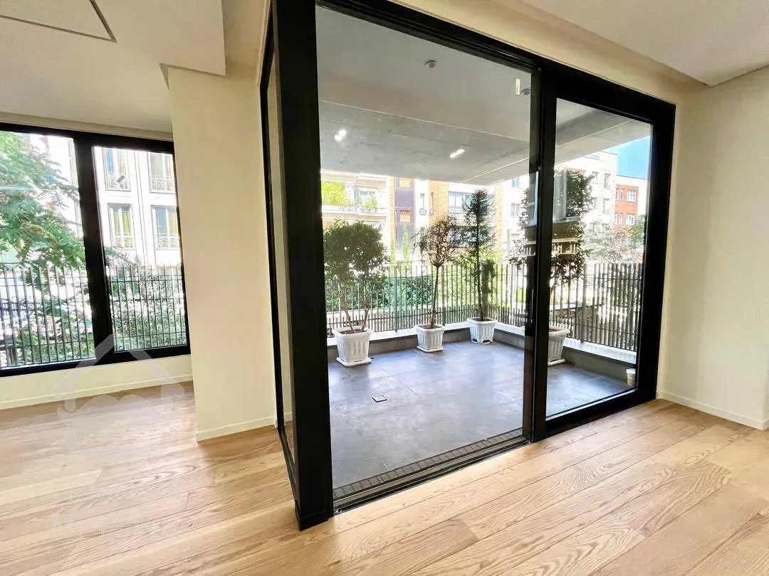 فروش آپارتمان 200 متری در زعفرانیه