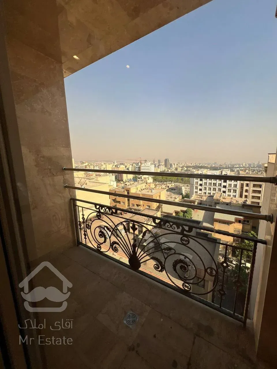 فروش آپارتمان 200 متری در زعفرانیه