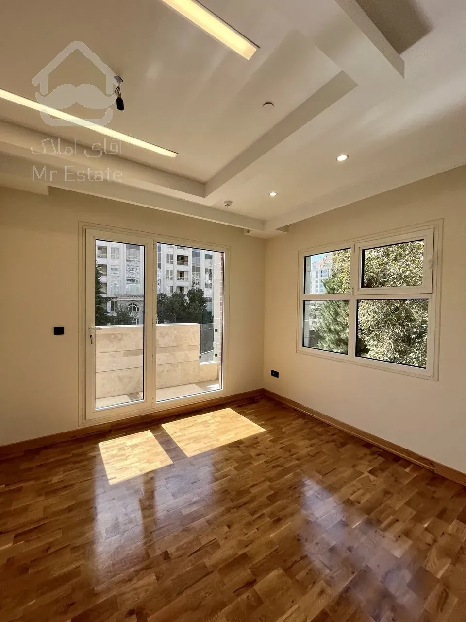 فروش آپارتمان 100 متری در زعفرانیه