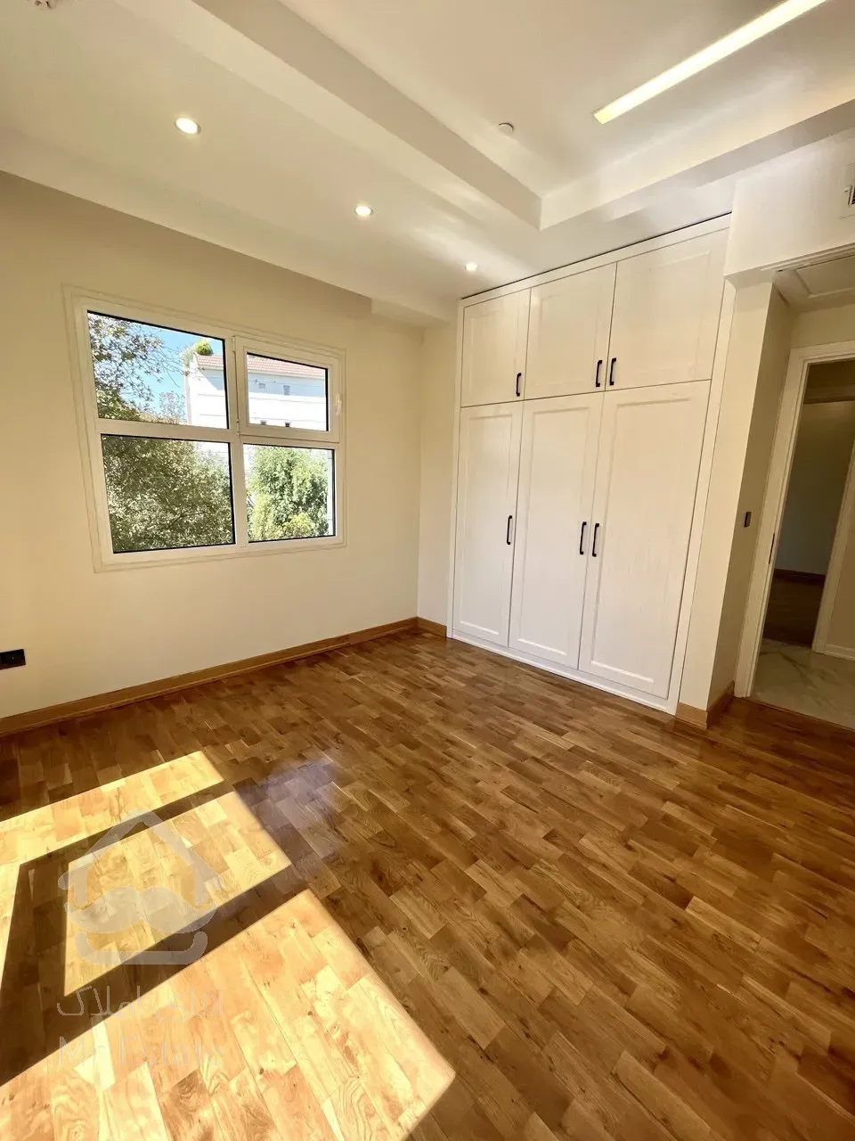 فروش آپارتمان 100 متری در زعفرانیه