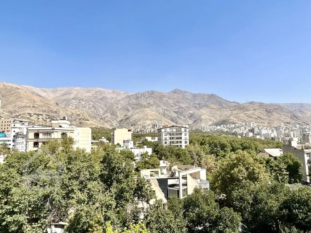 فروش آپارتمان 100 متری در زعفرانیه