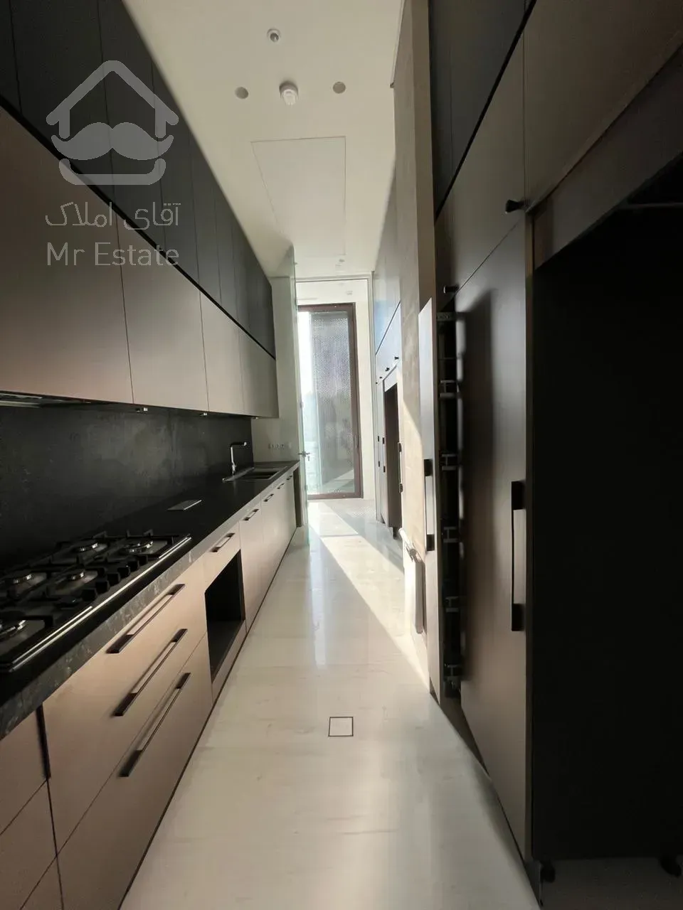 رهن آپارتمان 430 متری در زعفرانیه