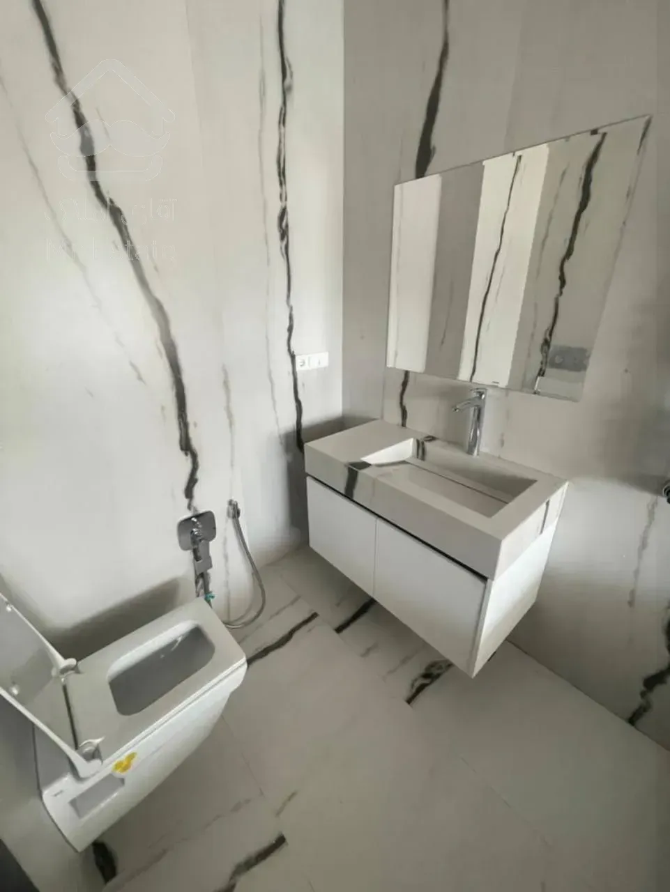 اجاره آپارتمان 200 متری در زعفرانیه