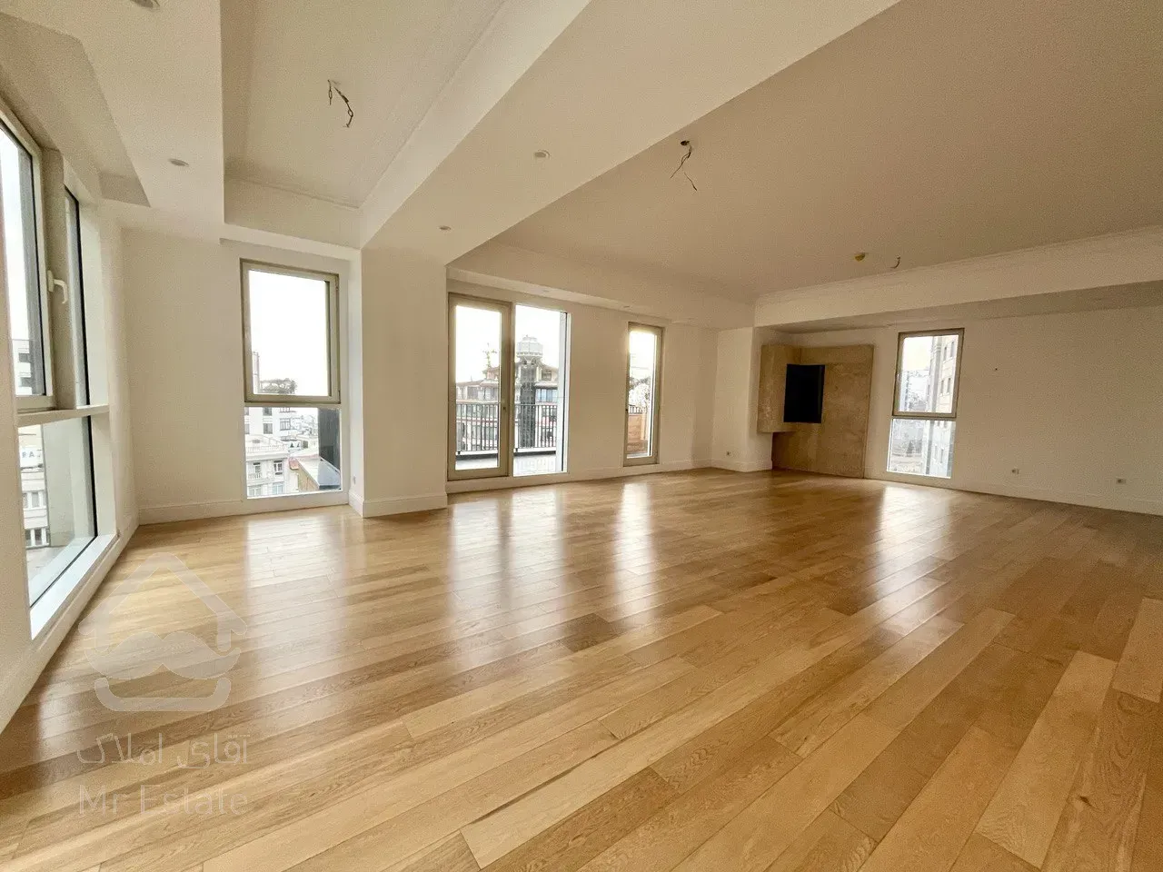 فروش برج باغ 250 متری در زعفرانیه