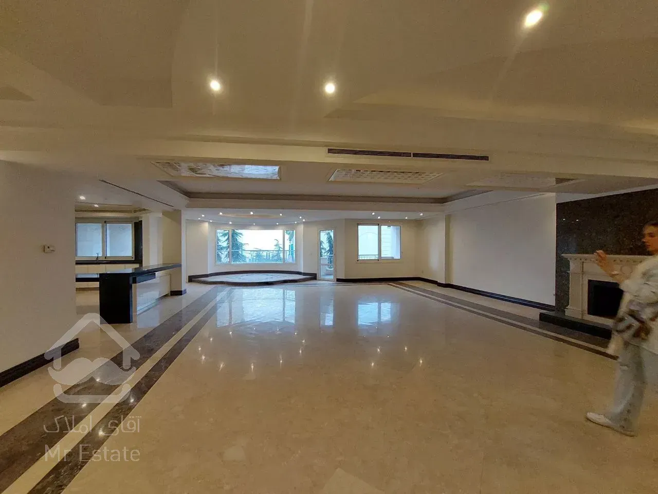 رهن آپارتمان 475 متری در زعفرانیه