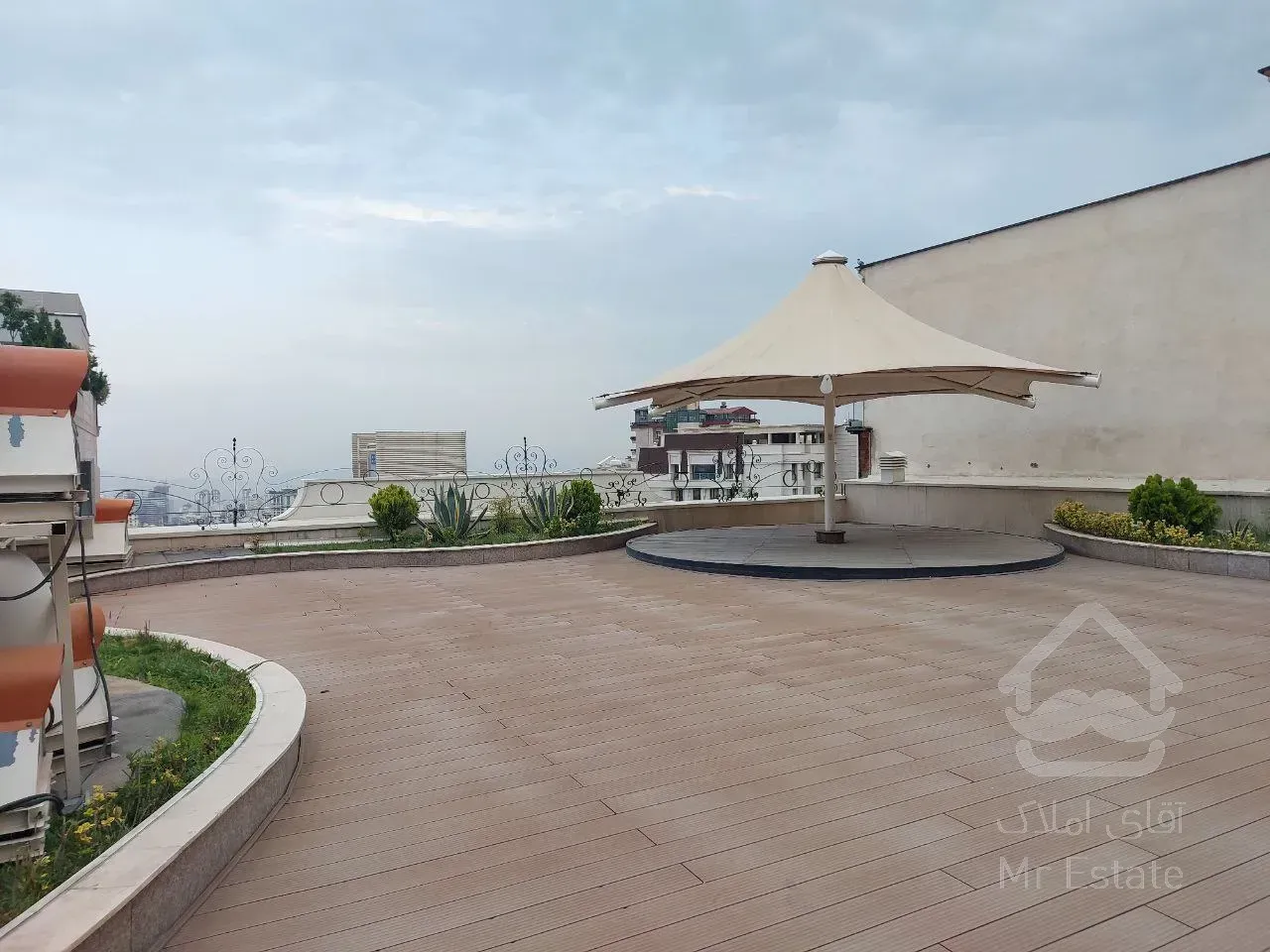 رهن آپارتمان 475 متری در زعفرانیه