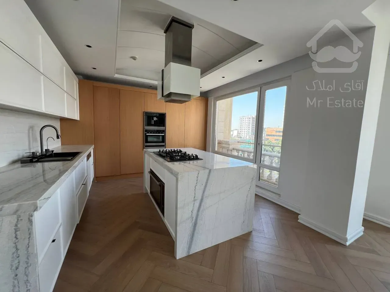 فروش آپارتمان 250 متری در زعفرانیه