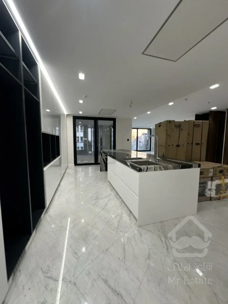 رهن آپارتمان 340 متری در زعفرانیه