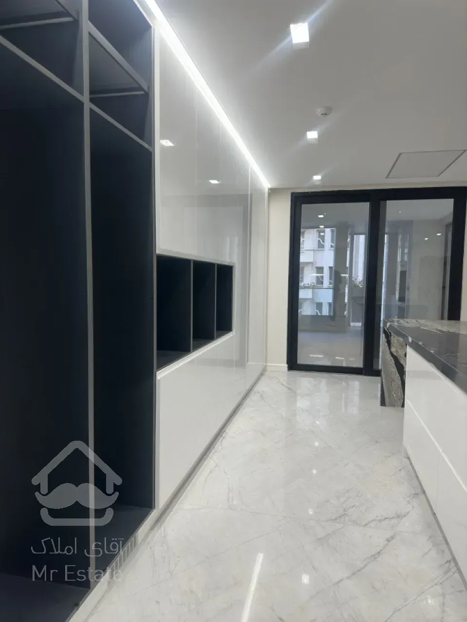 رهن آپارتمان 340 متری در زعفرانیه