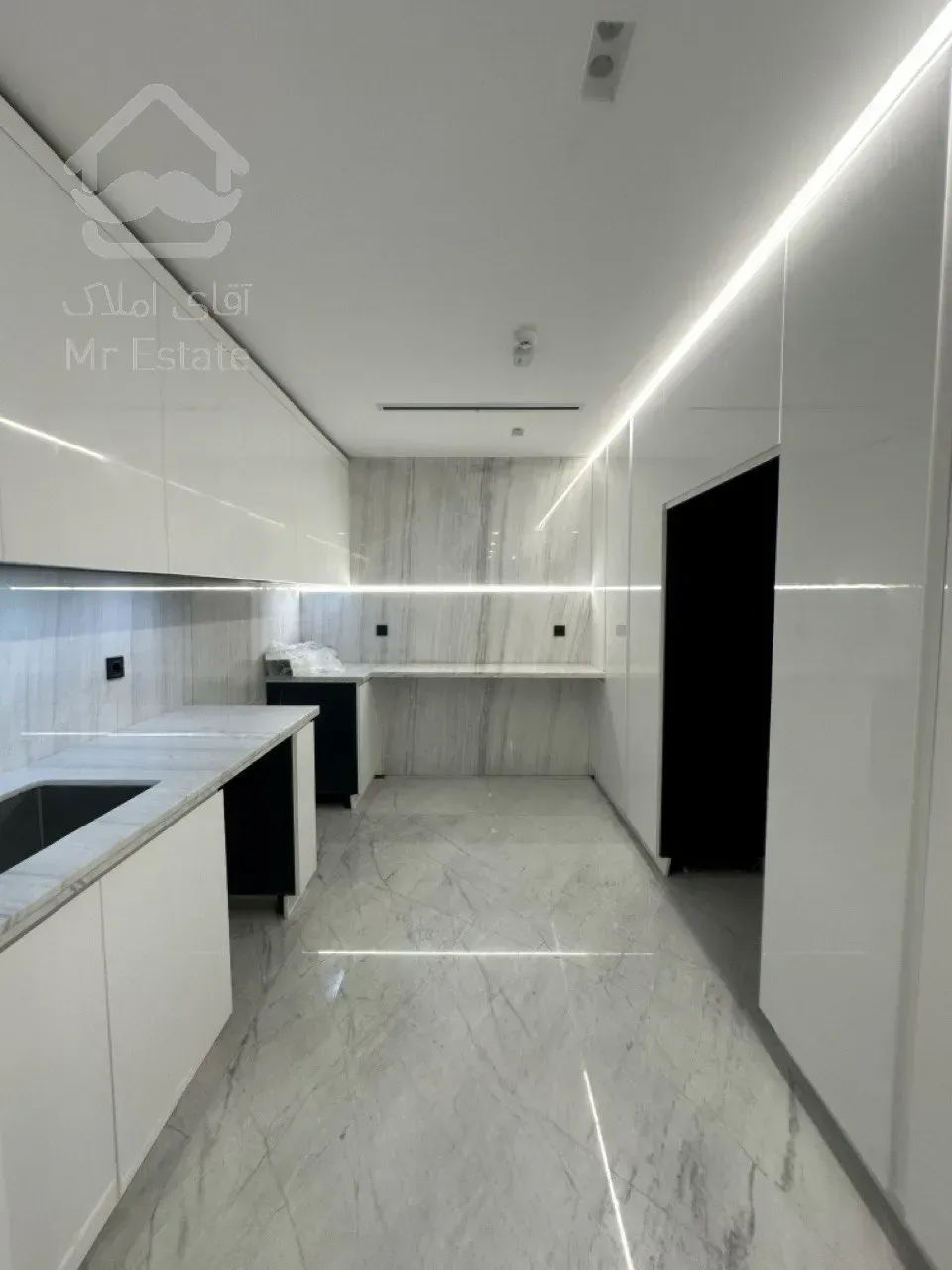 رهن آپارتمان 340 متری در زعفرانیه