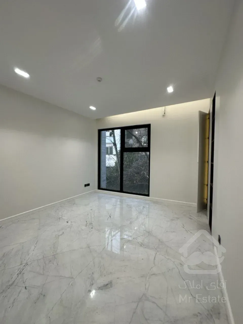 رهن آپارتمان 340 متری در زعفرانیه