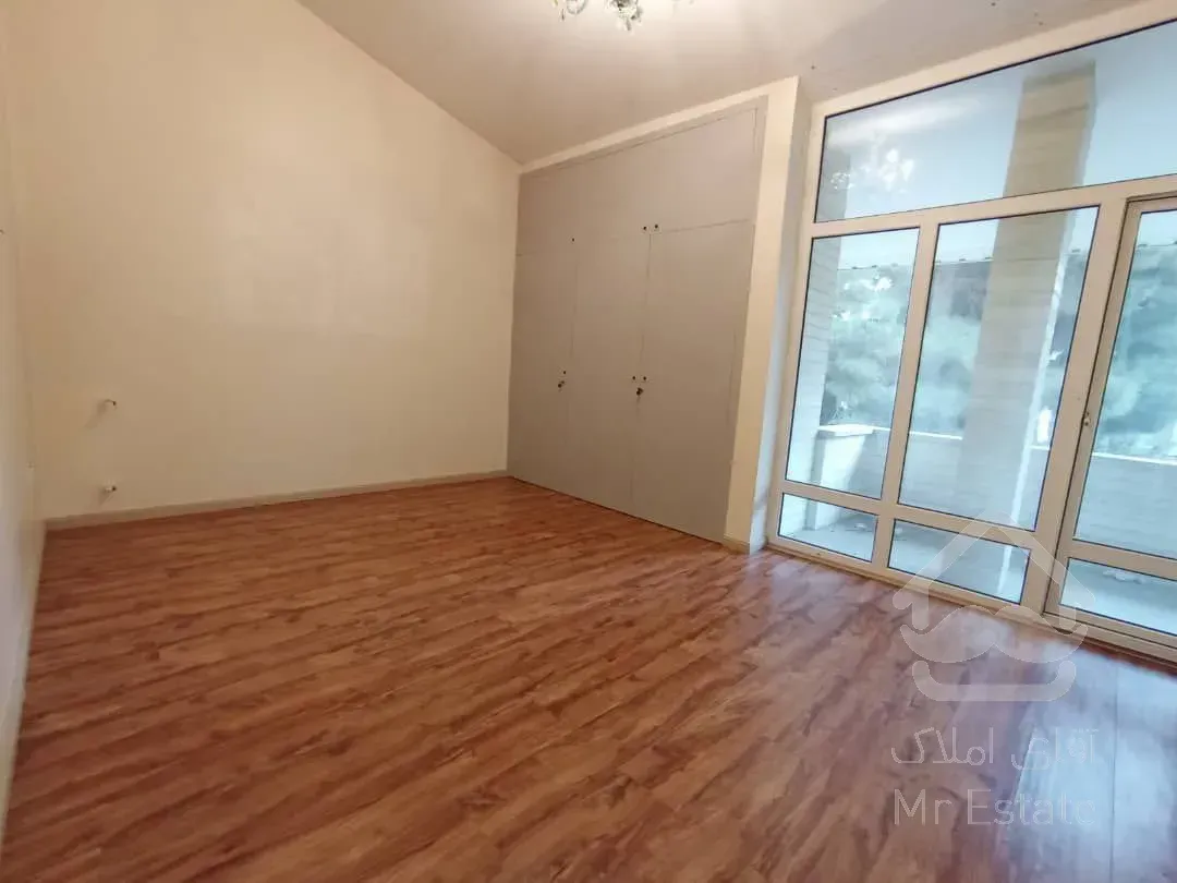 رهن آپارتمان 270 متری در زعفرانیه