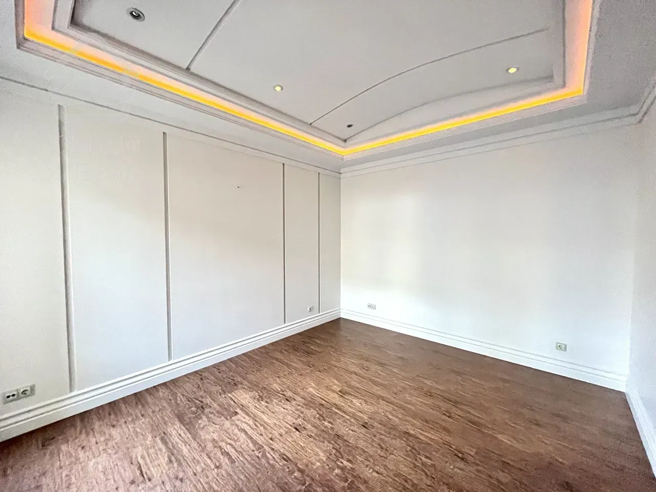 فروش آپارتمان 181 متری در زعفرانیه