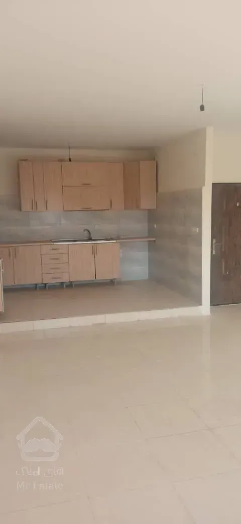 آپارتمان ۸۰ متری نقاشی‌شده دوخوابه در خادم‌آباد