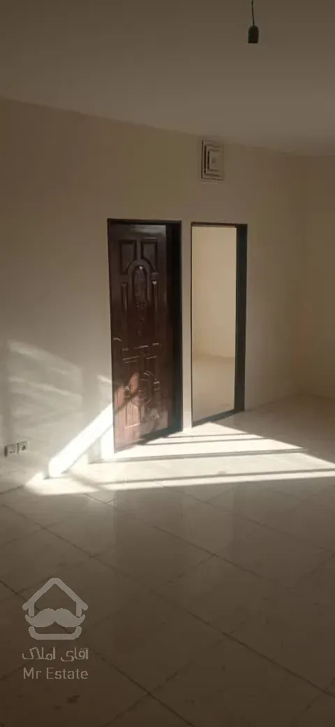 آپارتمان ۸۰ متری نقاشی‌شده دوخوابه در خادم‌آباد