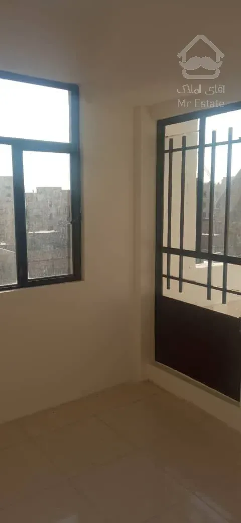 آپارتمان ۸۰ متری نقاشی‌شده دوخوابه در خادم‌آباد