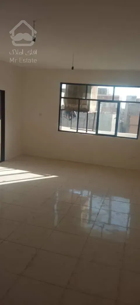 آپارتمان ۸۰ متری نقاشی‌شده دوخوابه در خادم‌آباد