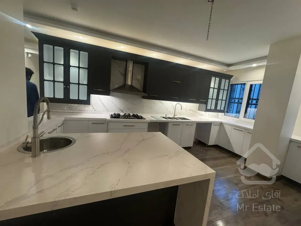 رهن آپارتمان 290 متری در ولنجک