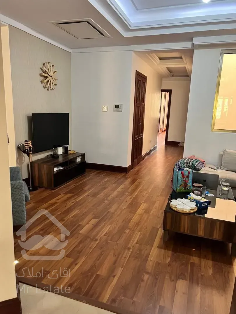 رهن آپارتمان 280 متری در زعفرانیه