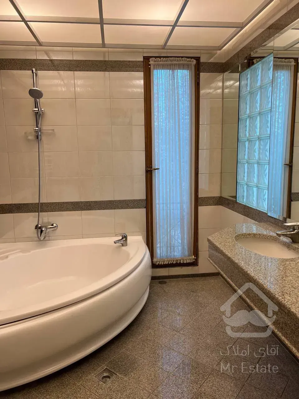 رهن آپارتمان 270 متری در محمودیه