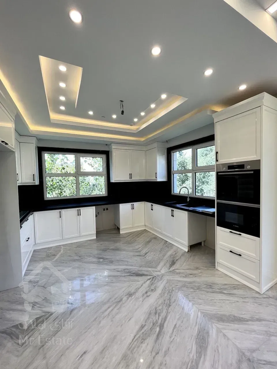 فروش آپارتمان 100 متری در زعفرانیه