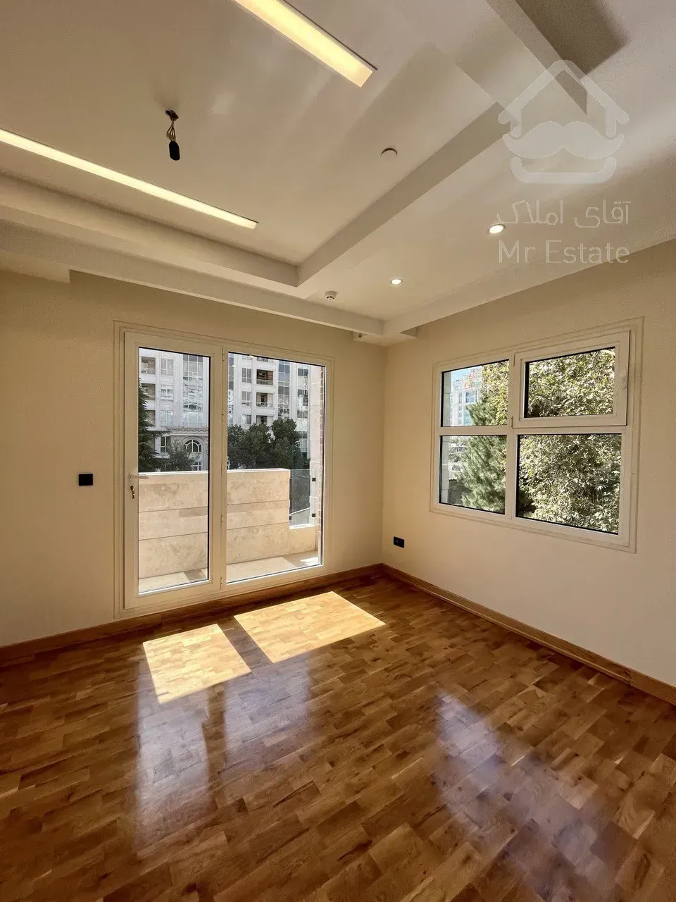 فروش آپارتمان 100 متری در زعفرانیه