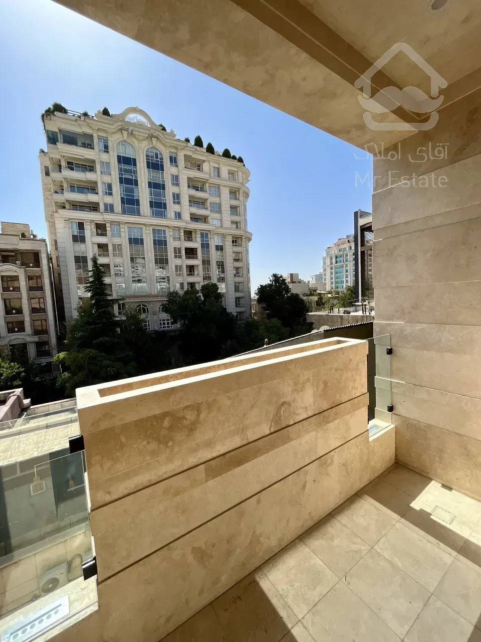 فروش آپارتمان 100 متری در زعفرانیه